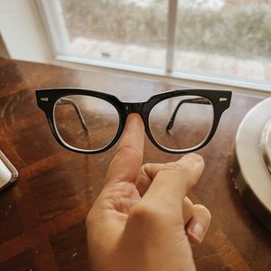 Black Ray-Ban eyeglasses. No scratches just needs your prescription.